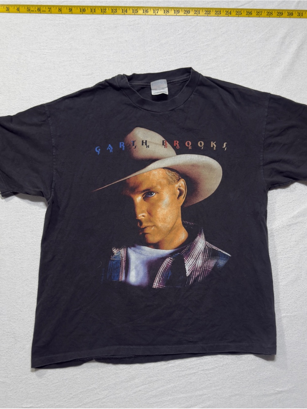 1990s Garth brooks vintage rock shirt, single stitch.